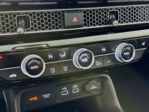 Used 2023 Honda Civic Touring image 13