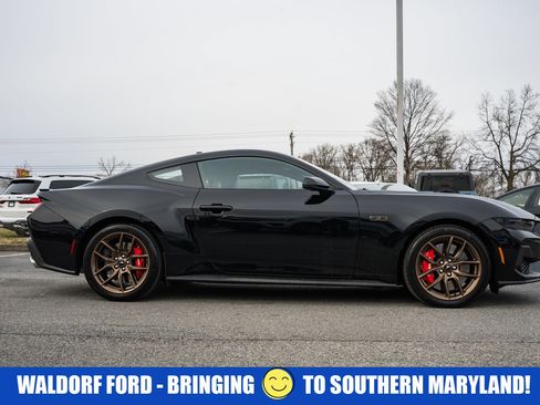 Used 2025 Ford Mustang GT Premium image 3