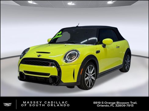 Used 2024 MINI Cooper S w/ Signature Upholstery Package image 1