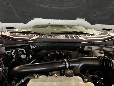 Used 2025 Ford F150 Lariat w/ Equipment Group 501A Mid image 18