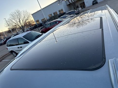 Used 2023 GMC Yukon XL Denali w/ Denali Reserve Package image 7