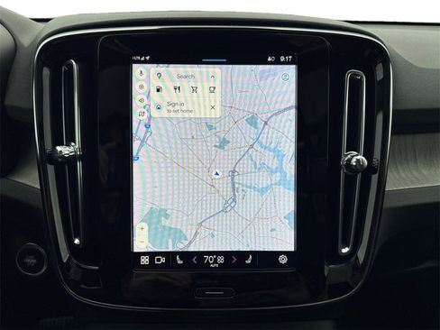 Certified 2025 Volvo XC40 B5 Core image 17