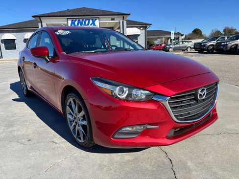 Used 2018 MAZDA MAZDA3 Touring image 2