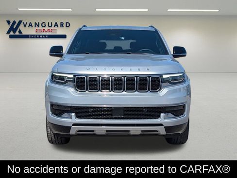 Used 2024 Jeep Wagoneer L Series II RWD image 2