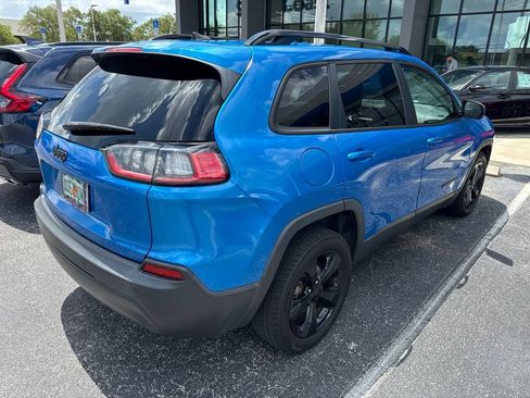 Used 2021 Jeep Cherokee Latitude Plus FWD image 3