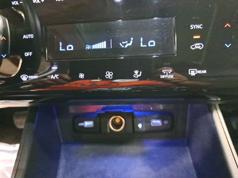 Used 2022 Hyundai Tucson Limited AWD/4WD image 22