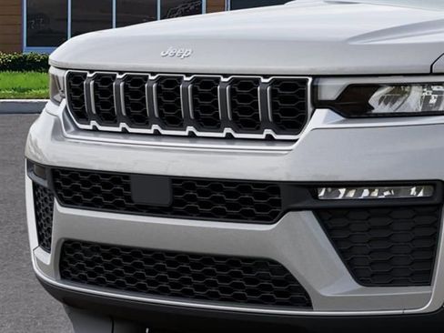 New 2026 Jeep Grand Cherokee Limited image 11