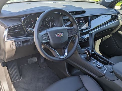 New 2025 Cadillac XT6 Premium Luxury image 9