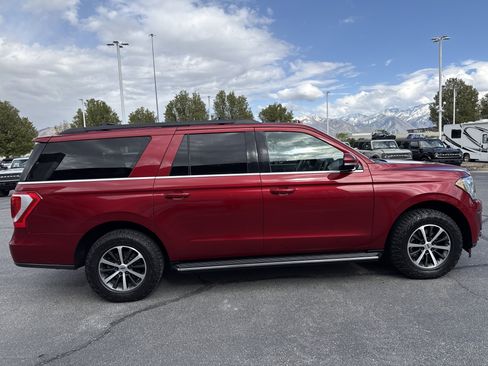Used 2018 Ford Expedition Max XLT w/ Equipment Group 202A AWD/4WD image 6