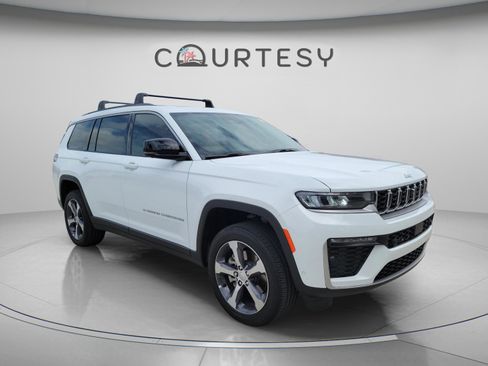 Certified 2026 Jeep Grand Cherokee L Limited AWD/4WD image 4