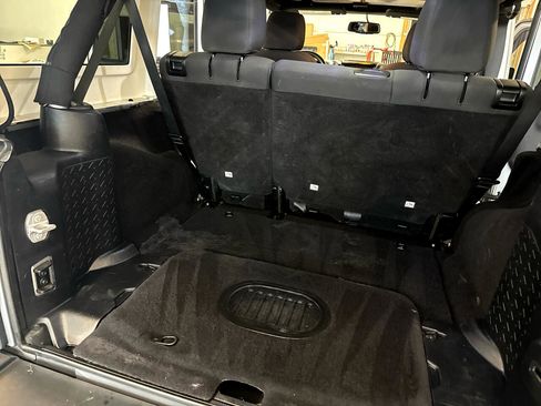 Used 2015 Jeep Wrangler Unlimited Sport w/ Quick Order Package 24S image 37