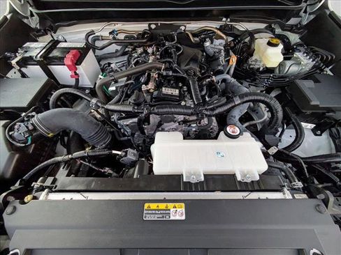 Certified 2025 Toyota Tacoma SR5 image 23