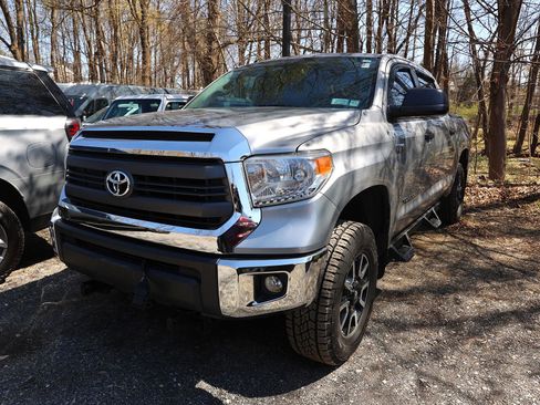 Used 2015 Toyota Tundra SR5 w/ TRD Off Road Package image 3