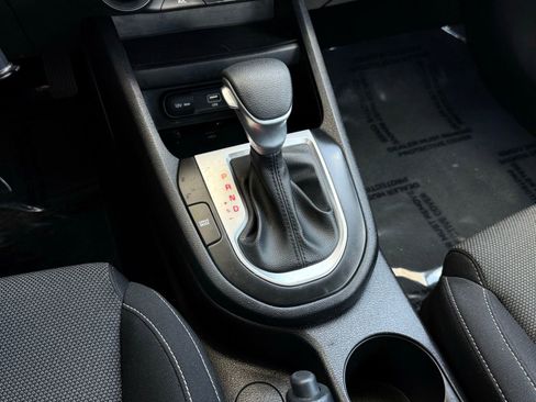 Used 2022 Kia Forte LXS FWD image 37