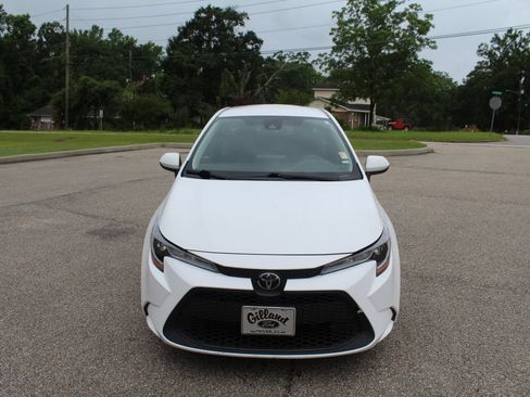 Used 2022 Toyota Corolla LE FWD image 6