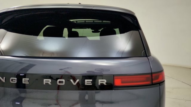 Used 2024 Land Rover Range Rover Sport SE AWD/4WD image 26