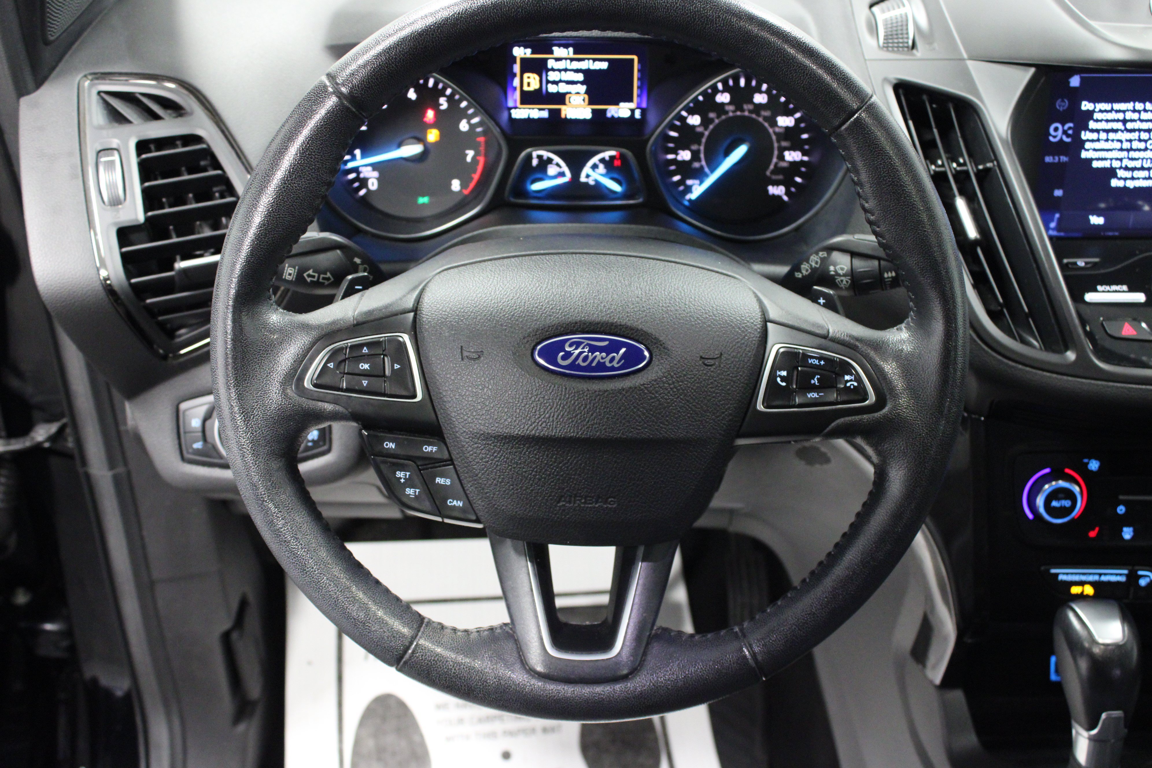 Used 2017 Ford Escape Titanium w/ Canadian Touring Package AWD/4WD image 17