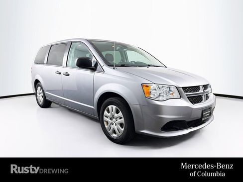Used 2020 Dodge Grand Caravan SE w/ UConnect Hands-Free Group image 1
