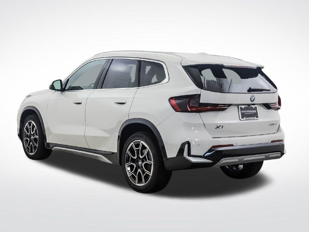 Used 2026 BMW X1 xDrive28i w/ Technology Package AWD/4WD image 3
