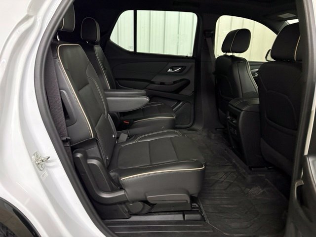 Used 2023 Chevrolet Traverse Premier w/ Redline Edition AWD/4WD image 19