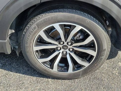 Certified 2023 Ford Explorer ST-Line w/ Class IV Trailer Tow Package RWD image 9