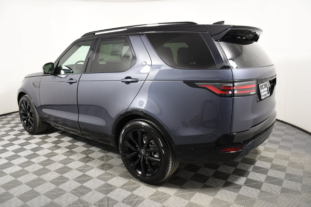 Certified 2026 Land Rover Discovery Dynamic SE AWD/4WD image 3