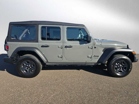 Used 2022 Jeep Wrangler Unlimited Sport image 8