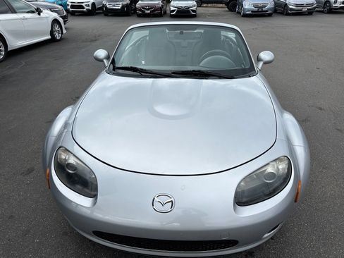 Used 2008 MAZDA MX-5 Miata Touring image 9