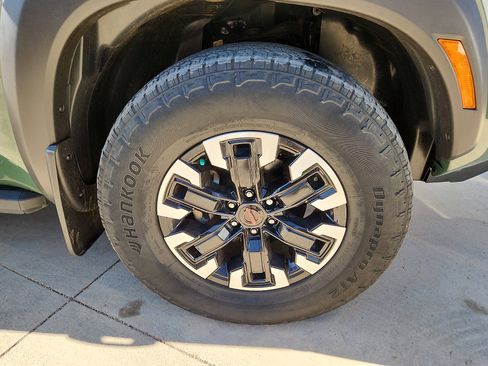 Used 2022 Nissan Frontier PRO-4X image 9