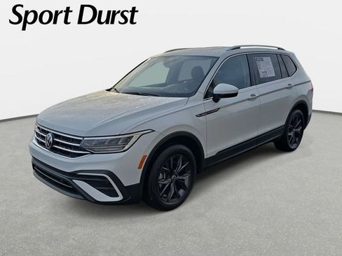 Used 2024 Volkswagen Tiguan SE image 1