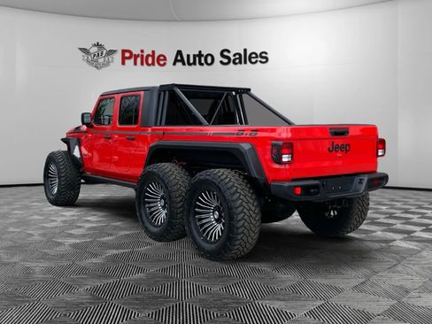 Used 2022 Jeep Gladiator Sport image 3