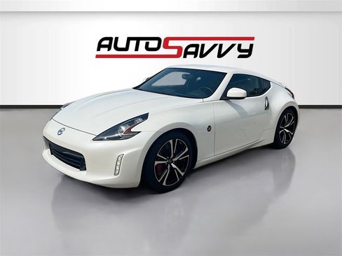 Used 2018 Nissan 370Z w/ Sport Package image 3