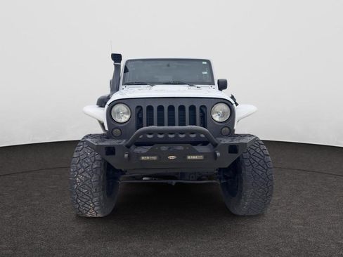 Used 2016 Jeep Wrangler Rubicon w/ Connectivity Group image 2