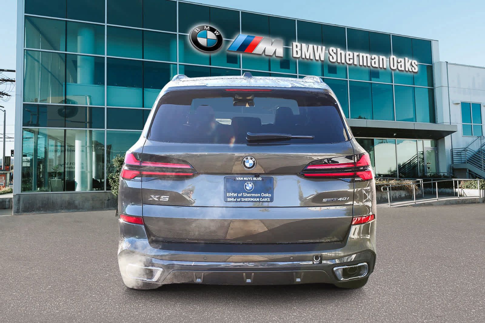 Used 2026 BMW X5 sDrive40i w/ M Sport Package RWD image 5