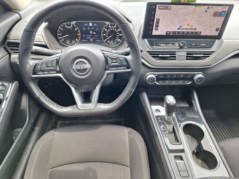 Used 2023 Nissan Altima 2.5 SV w/ SV Premium Package FWD image 22