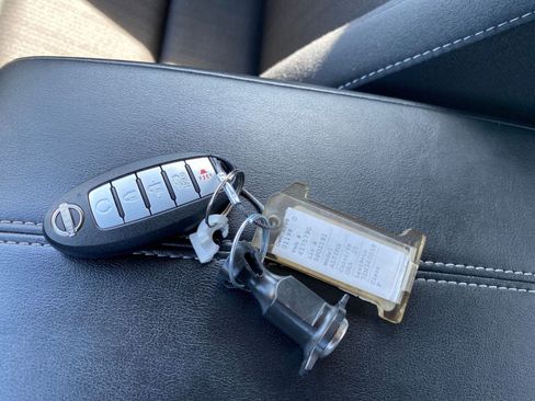 Used 2025 Nissan Altima 2.5 SV image 21