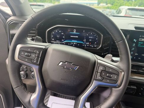 Certified 2024 Chevrolet Silverado 1500 RST w/ Convenience Package II AWD/4WD image 15