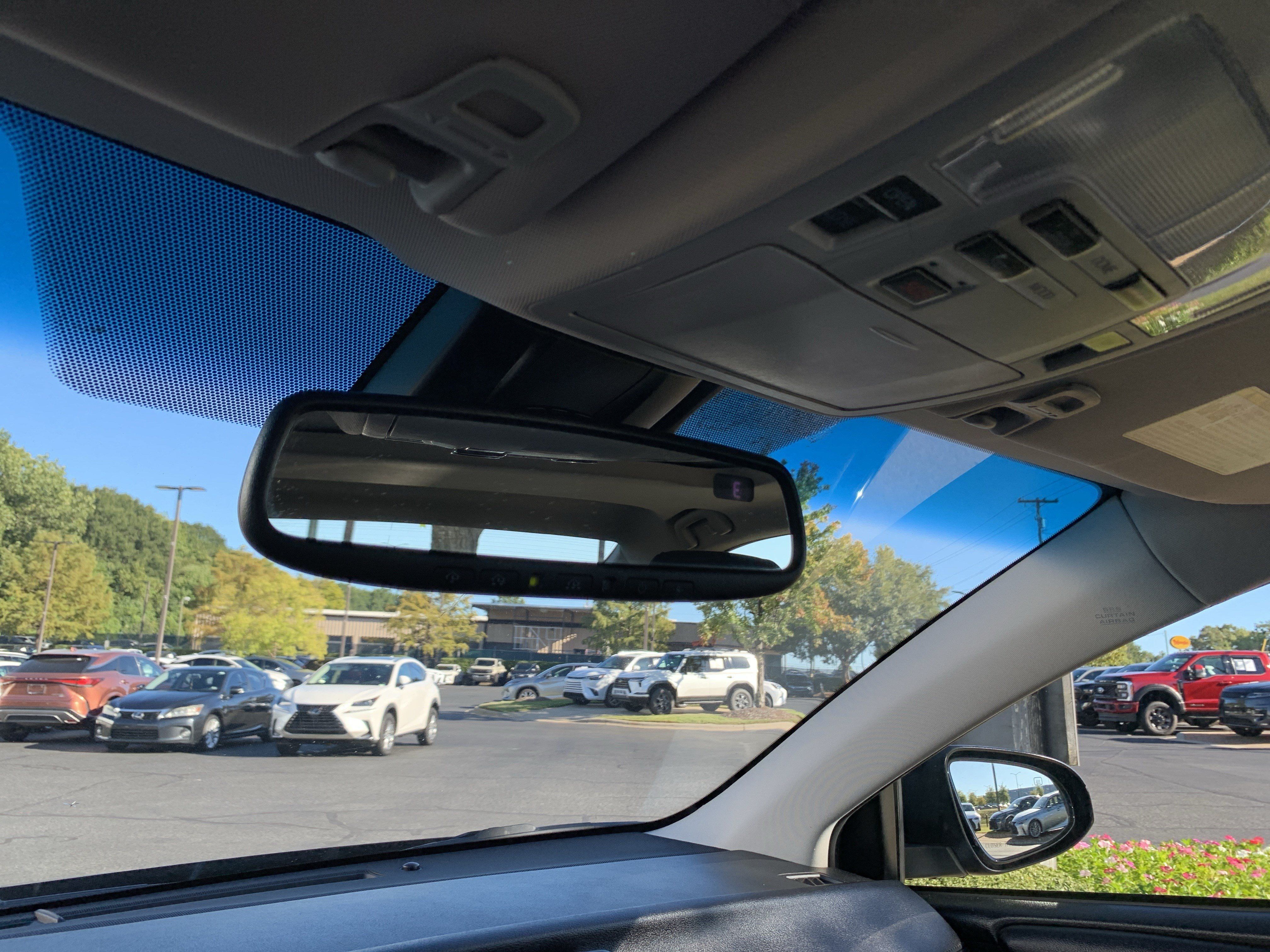 Used 2016 Toyota Avalon Limited w/ Toyota Safety Sense Package FWD image 27