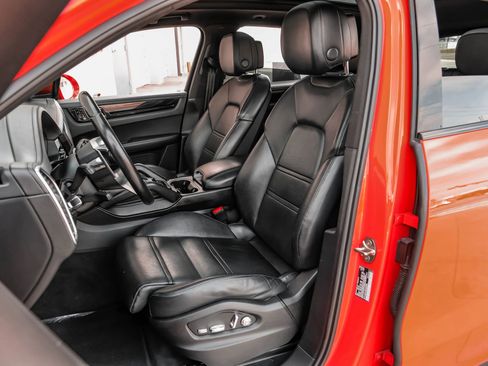 Used 2021 Porsche Cayenne image 33