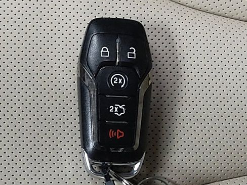 Used 2016 Lincoln MKX Reserve w/ Technology Package image 32