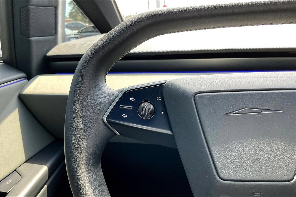 Used 2024 Tesla Cybertruck AWD Crew Cab image 7