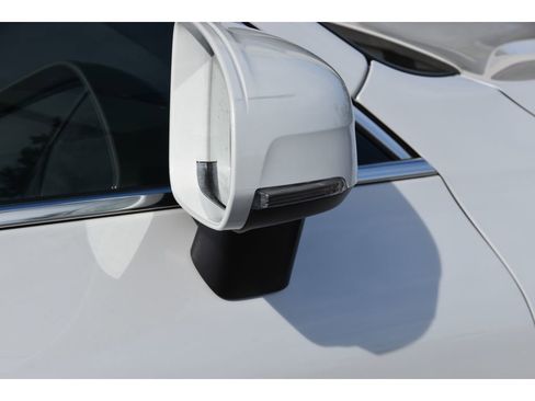 Certified 2023 Volvo XC60 B5 Core w/ Climate Package image 31