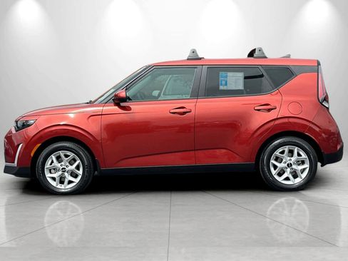 Used 2023 Kia Soul LX w/ LX Technology Package FWD image 5