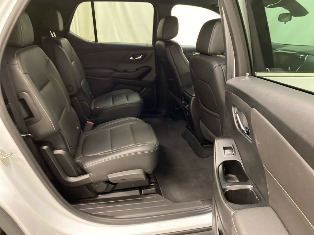 Used 2023 Chevrolet Traverse LT AWD/4WD image 17