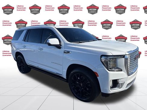 Used 2022 GMC Yukon Denali w/ Denali Premium Package image 3