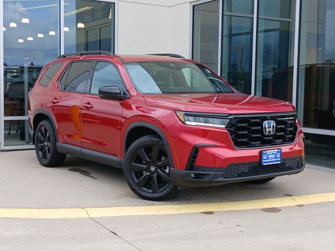 Used 2025 Honda Pilot Black Edition image 1