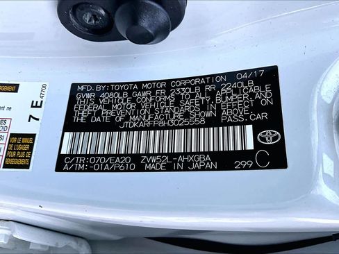 Certified 2017 Toyota Prius Prime Advanced image 32