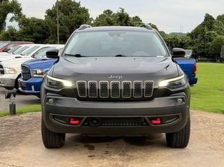 Used 2022 Jeep Cherokee Trailhawk w/ Premium Leather Package AWD/4WD video 2
