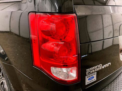 Used 2016 Dodge Grand Caravan R/T FWD image 30