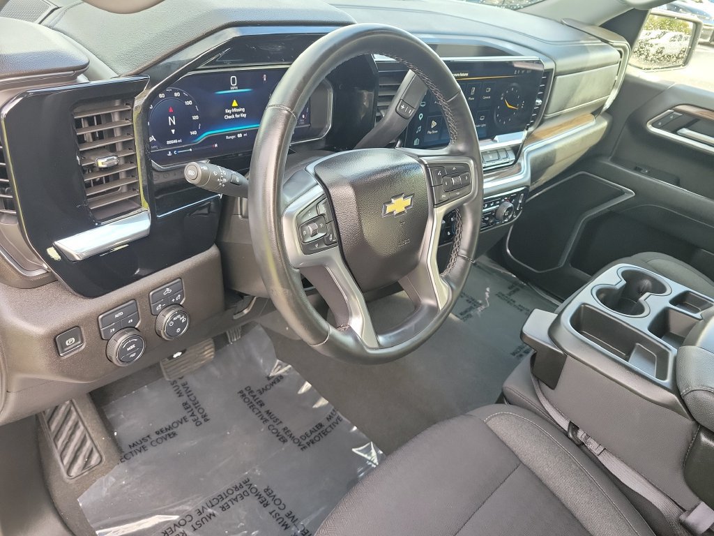 Used 2025 Chevrolet Silverado 1500 LT AWD/4WD image 7